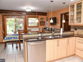 560 Lower Holland Road, Holland PA 18966