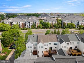 12957 Wood Crescent Circle, Herndon VA 20171