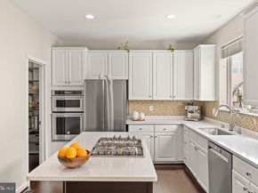 12957 Wood Crescent Circle, Herndon VA 20171