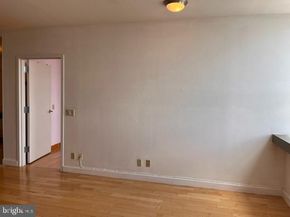1100 Vine P306, Philadelphia PA 19107