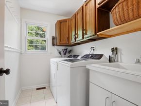 8607 Elliston Drive, Wyndmoor PA 19038