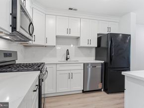 13 Rampart Drive, Chesterbrook PA 19087