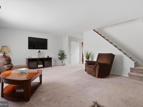 10915 Heflin Road, Philadelphia PA 19154