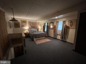 768 S 6TH Street, Philadelphia PA 19147