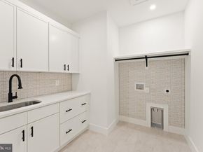 1324 Titania Lane, Mclean VA 22102