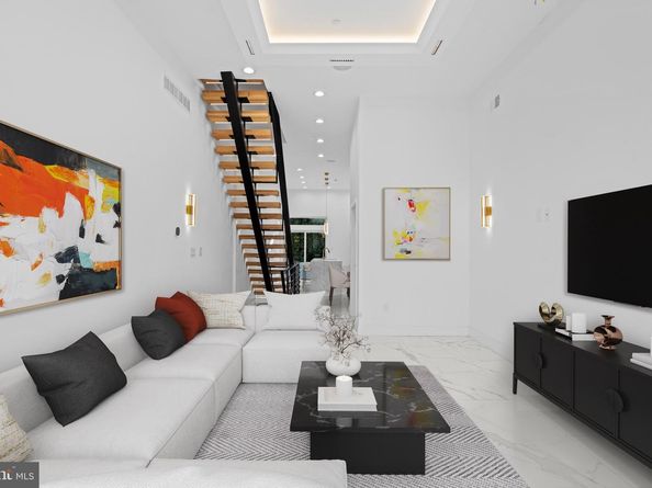 2130 Spring Street, Philadelphia PA 19103