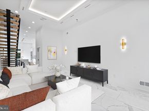 2130 Spring Street, Philadelphia PA 19103