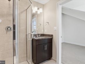 829 N Wakefield Street, Arlington VA 22203