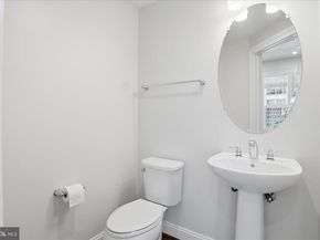 829 N Wakefield Street, Arlington VA 22203