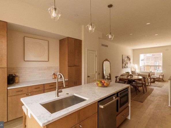 520 S 17TH Street, Philadelphia PA 19146