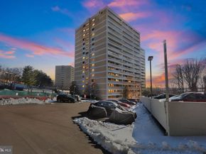 6101 Edsall Road 1704, Alexandria VA 22304