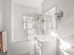 4000 Cathedral Avenue NW 218B, Washington DC 20016