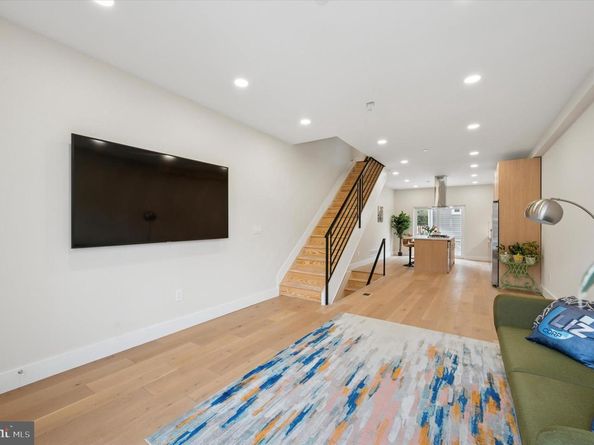 2439 E Huntingdon Street, Philadelphia PA 19125