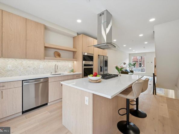 2439 E Huntingdon Street, Philadelphia PA 19125
