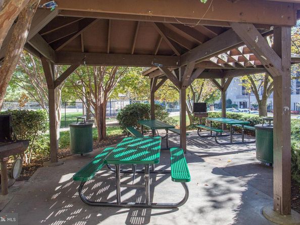 6001 Arlington Boulevard 821, Falls Church VA 22044