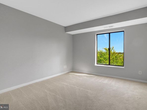 6001 Arlington Boulevard 821, Falls Church VA 22044
