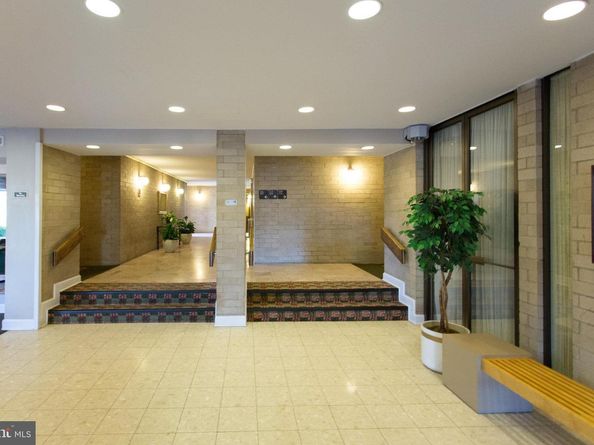 6001 Arlington Boulevard 821, Falls Church VA 22044
