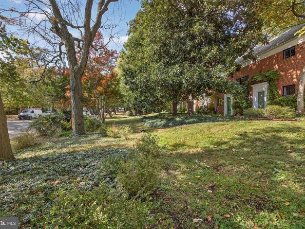 1649 Preston Road, Alexandria VA 22302