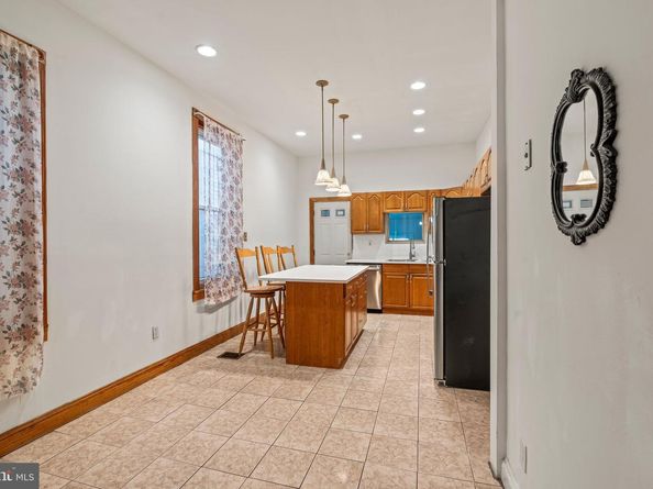 627 N 32nd Street, Philadelphia PA 19104