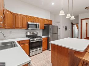 627 N 32nd Street, Philadelphia PA 19104