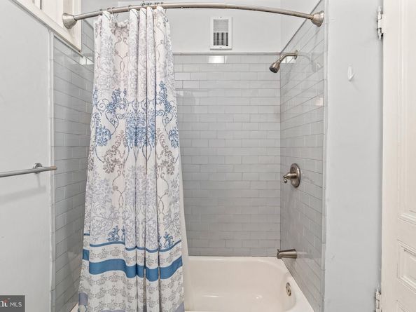 627 N 32nd Street, Philadelphia PA 19104