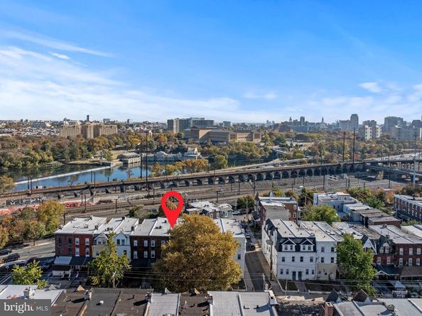 627 N 32nd Street, Philadelphia PA 19104