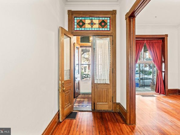 627 N 32nd Street, Philadelphia PA 19104