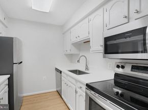 1301 N Courthouse Road 611, Arlington VA 22201