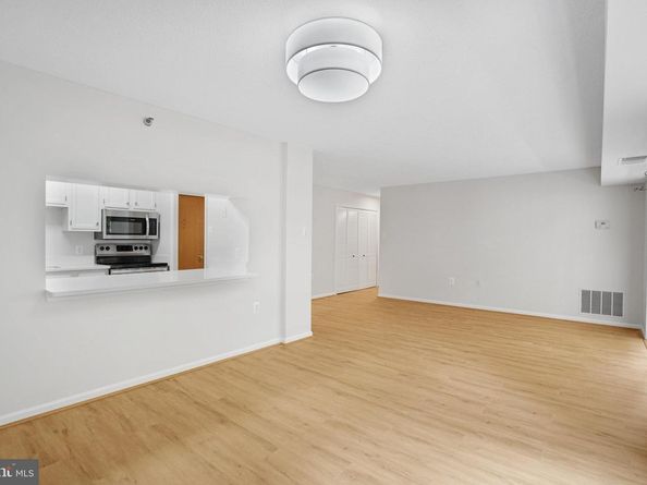 1301 N Courthouse Road 611, Arlington VA 22201