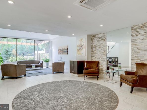 1301 N Courthouse Road 611, Arlington VA 22201