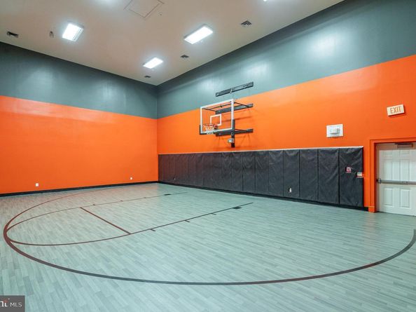 4850 Eisenhower Avenue 203, Alexandria VA 22304