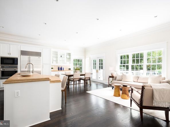 2913 University Terrace NW, Washington DC 20016