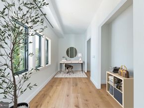 9402 Meadowbrook Avenue, Philadelphia PA 19118