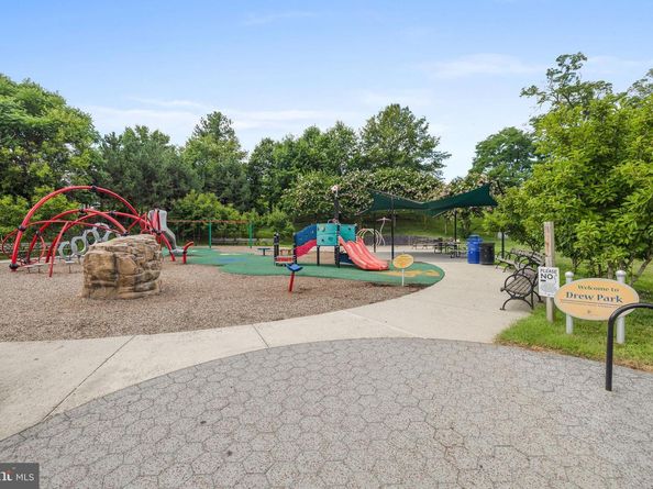 2823 24TH Road S, Arlington VA 22206