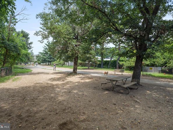 2823 24TH Road S, Arlington VA 22206
