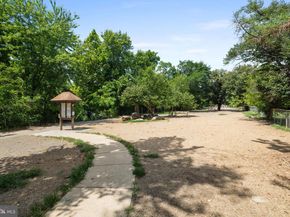 2823 24TH Road S, Arlington VA 22206