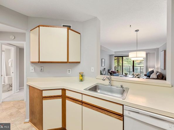 2100 Langston Boulevard 112, Arlington VA 22201