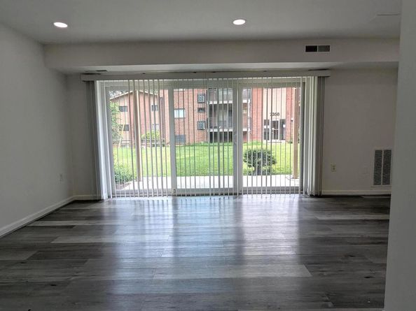 7354 Route 29 54/T2, Falls Church VA 22046