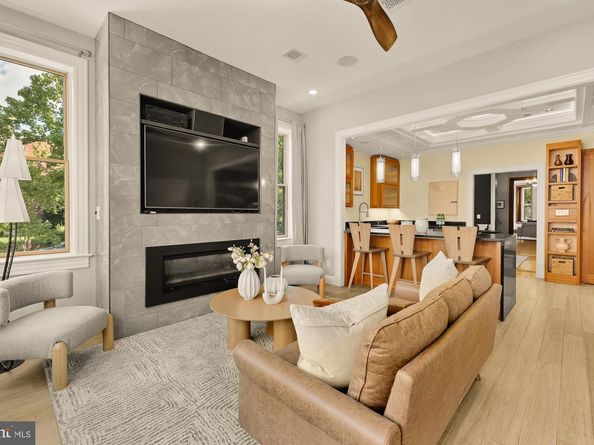 100 W Street NW, Washington DC 20001