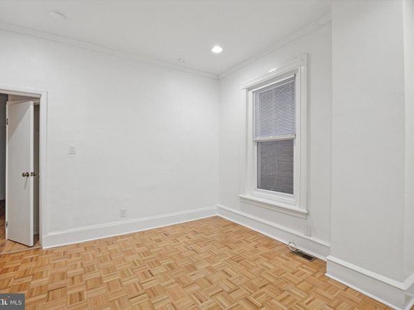 236 Buckingham Place, Philadelphia PA 19104