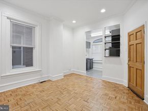 236 Buckingham Place, Philadelphia PA 19104