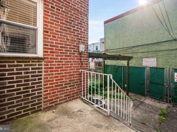 2822 S Smedley Street, Philadelphia PA 19145