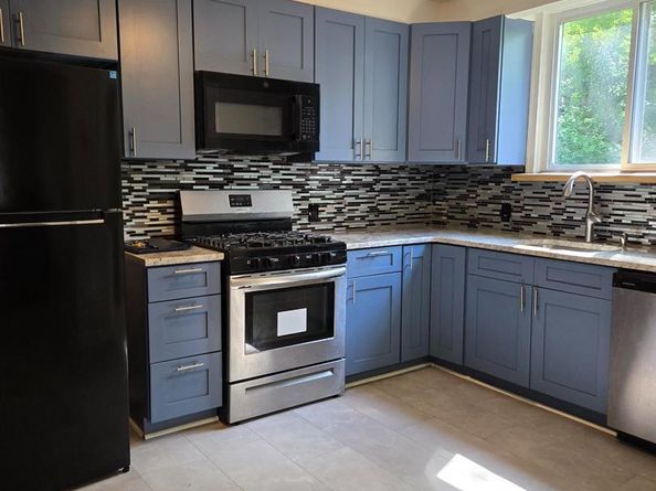 8237 Brookside Road, Elkins Park PA 19027
