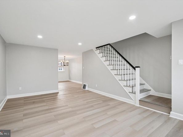 1074 Cedarwood Road, Glenolden PA 19036