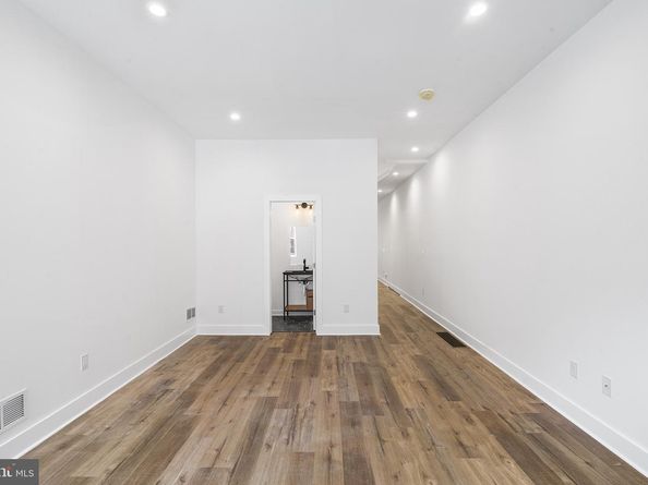 952 N 5TH Street, Philadelphia PA 19123