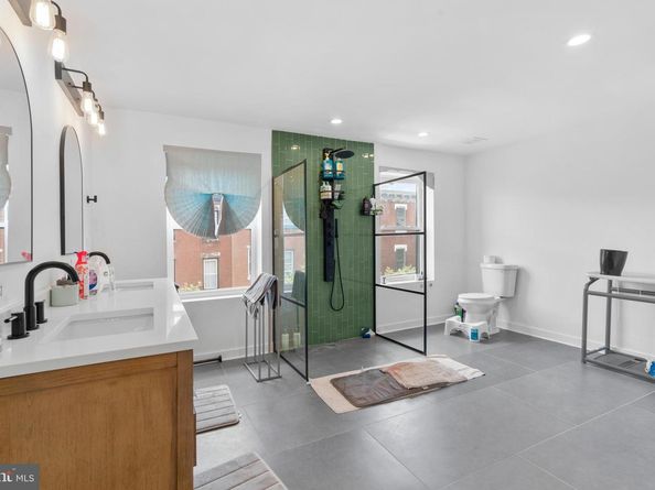 952 N 5TH Street, Philadelphia PA 19123