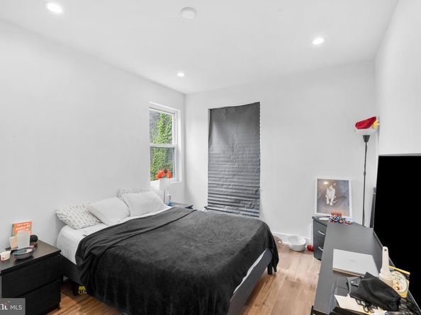 952 N 5TH Street, Philadelphia PA 19123