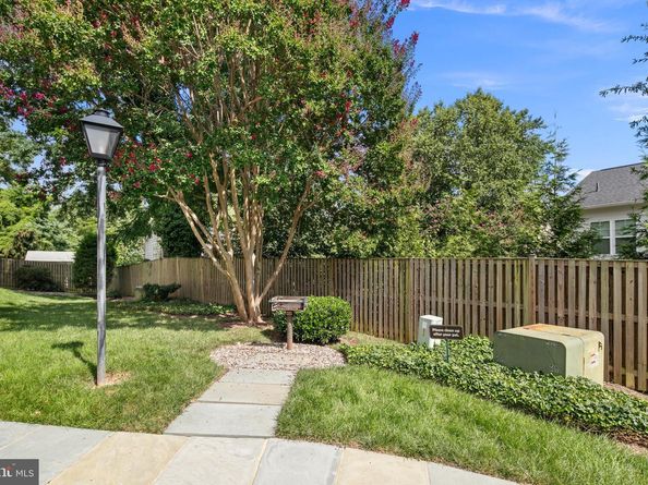 5566 Langston Boulevard C62, Arlington VA 22207