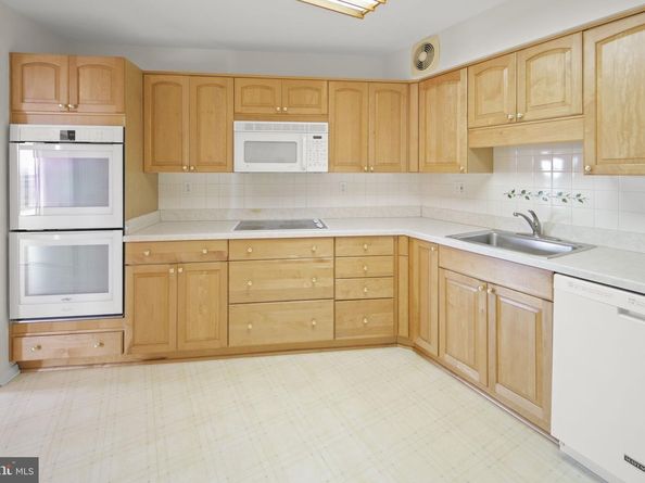 8340 Greensboro Drive 1014, Mclean VA 22102