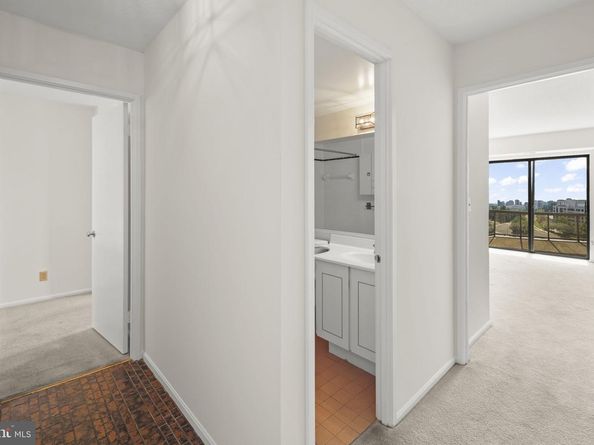 8340 Greensboro Drive 1014, Mclean VA 22102
